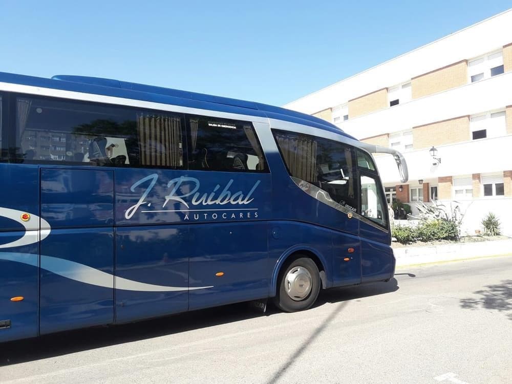 Celebra tus eventos deportivos con el transporte de Autocares J. Ruibal